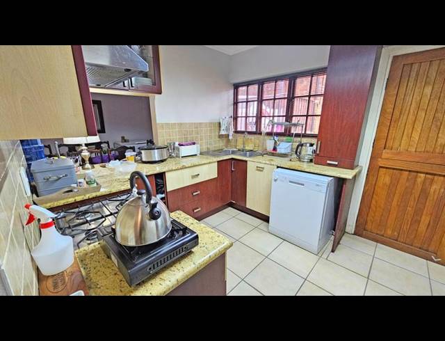 3 BEDROOM HOUSE FOR SALE IN MORELETAPARK